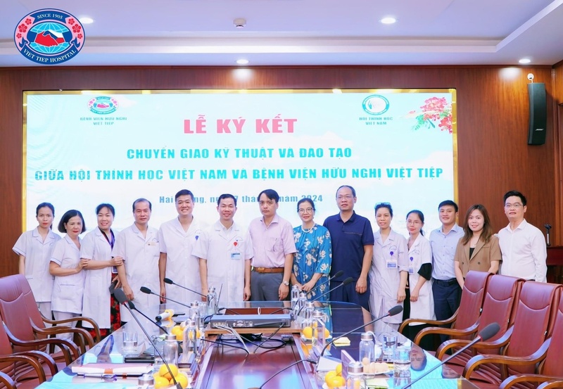 Buổi lễ ký kết đào tạo lớp Thính Học Cơ Bản và chuyển giao kỹ thuật cấy ốc tai điện tử giữa bệnh viện Việt Tiệp Hải Phòng và Hội thính học Việt Nam