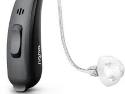 Vệ sinh máy trợ thính loa trong tai (RIC) tại nhà